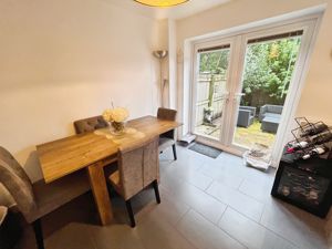 Kitchen diner- click for photo gallery